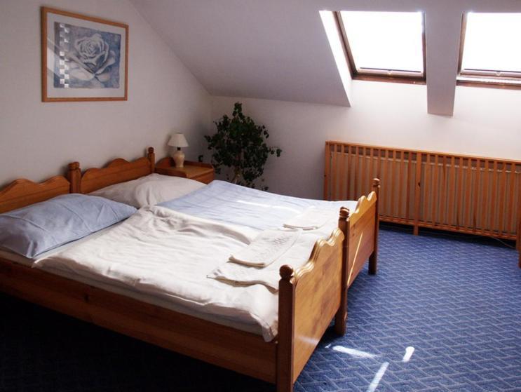 Hotel Solaster Garni Тршебич Экстерьер фото